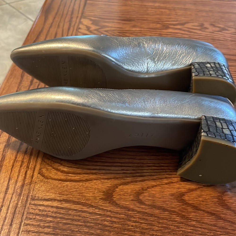Anne Klein FLEX metallic AKKIMBRE low heel pump genuine leather snake heel 8.5M - Picture 11 of 15